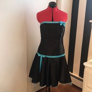 Prom/homecoming dress short strapless McClintock